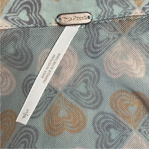 Free People Lucky Shirtee Small Mint Pink
Hearts Retro Top Blouse - Picture 7 of 9